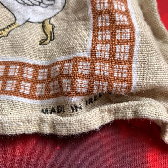 Ulster Weavers "Henrietta" Chickens Roosters Irish Linen Tea Towel 1 7x 25 VTG - Picture 4 of 10